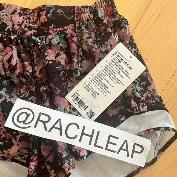 Lululemon Hotty Hot Low-Rise Lined Womens Short 4" size 4 - Picture 7 of 8